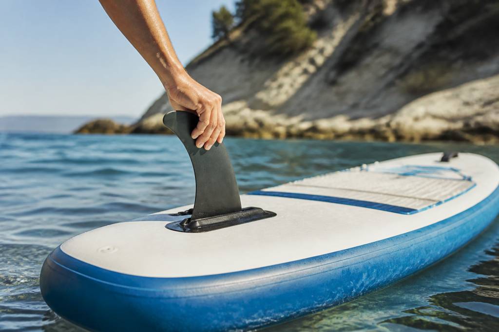 Comment choisir le bon aileron pour son paddle gonflable : types, usages et performances